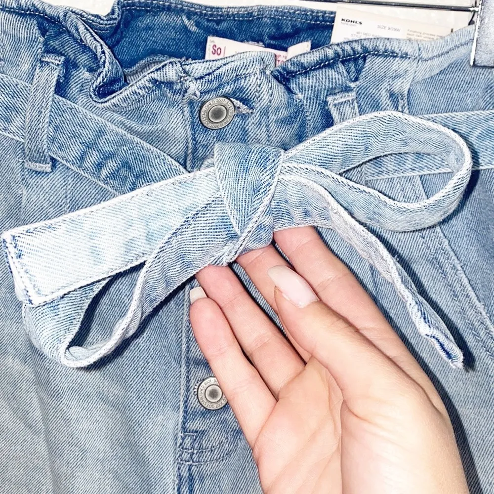 SO High Rise Vintage Stretch Light Wash Paperbag Mom Shorts - Image 3