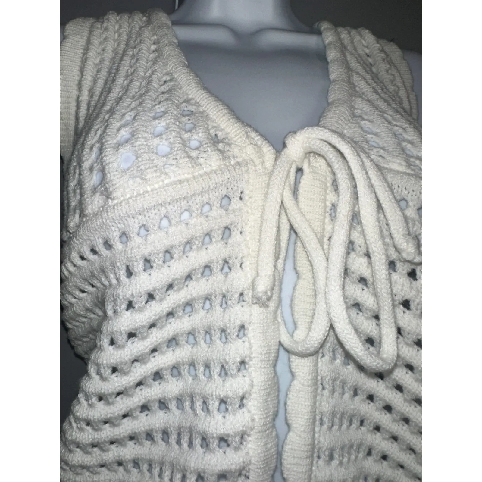 COMMENSE OPEN KNIT TIE FRONT HALTER WHITE CROCHET VEST NWOT‎ SIZE L Size L - Image 2
