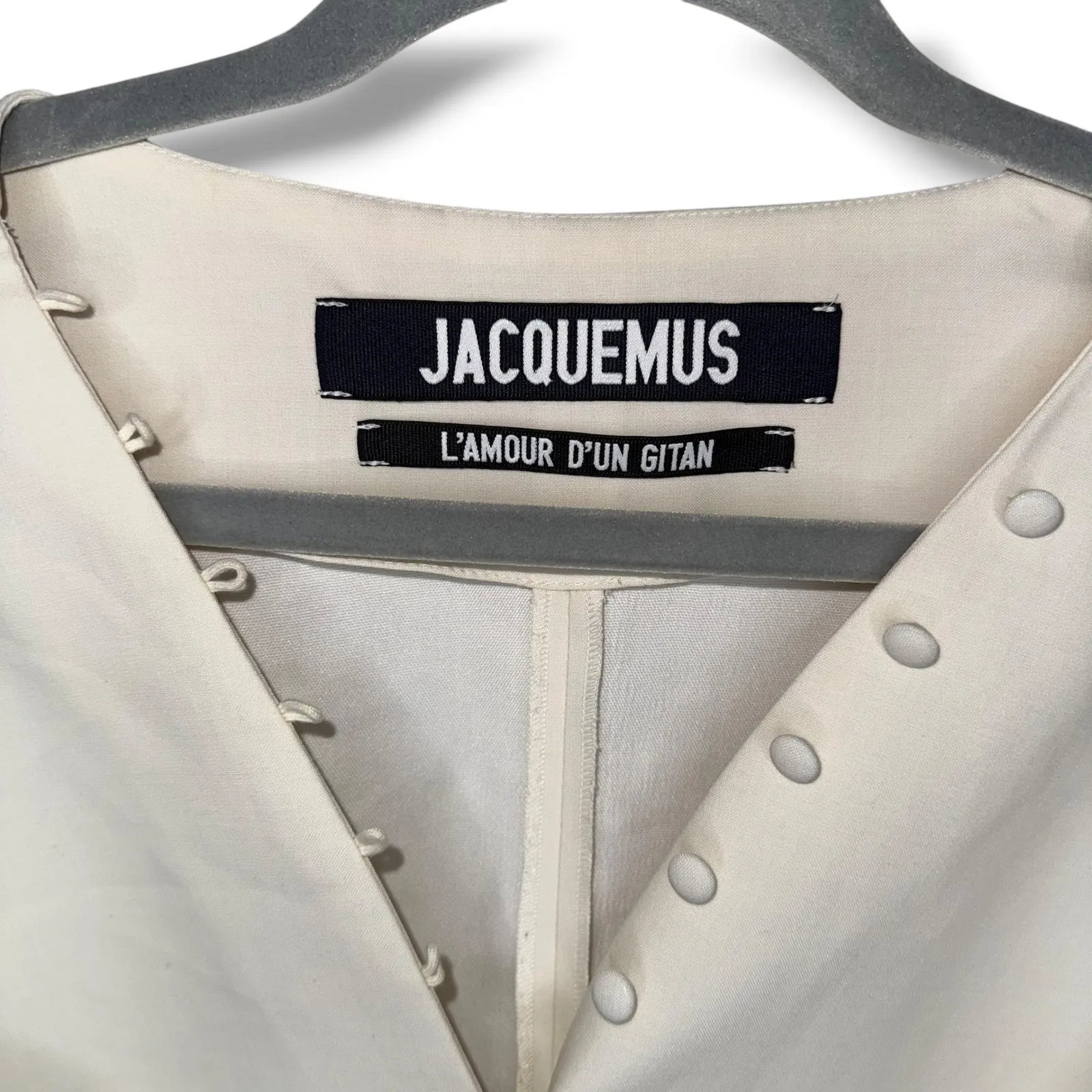 Jacquemus LAmour Dun Gitan‎ White Puff Sleeve Button Front V Neck Top - Image 4
