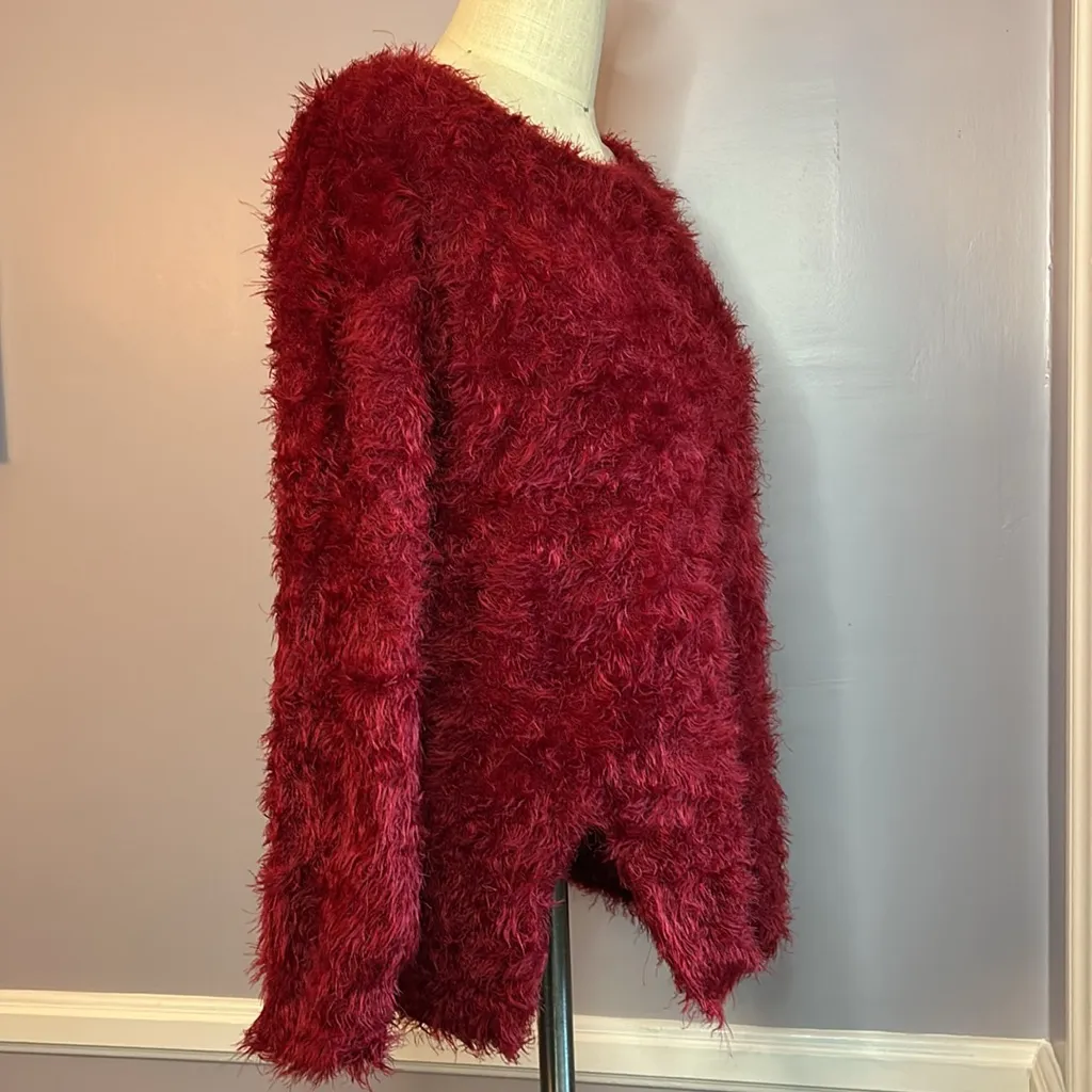 BLVD Collection red fuzzy furry lightweight long sleeve sweater with front slits Size undefined - Image 4