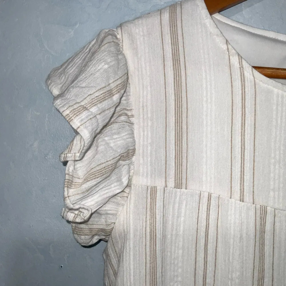 Altar’d State White & Tan Stripes Tiered Crepe Ruffle Cap Sleeve Shift Dress S - Image 4