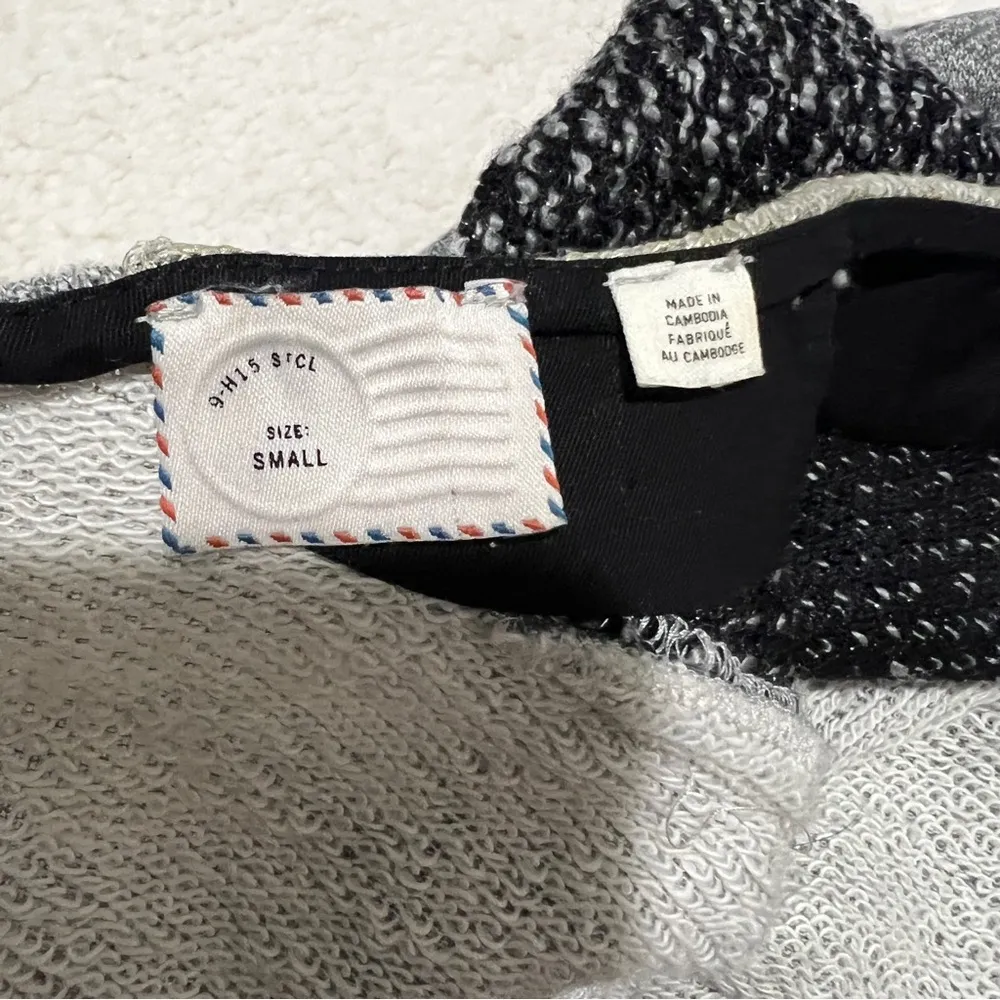 Anthropologie Postage Stamp Top Women's Small Black Gray Peter Pan Collar - Image 4