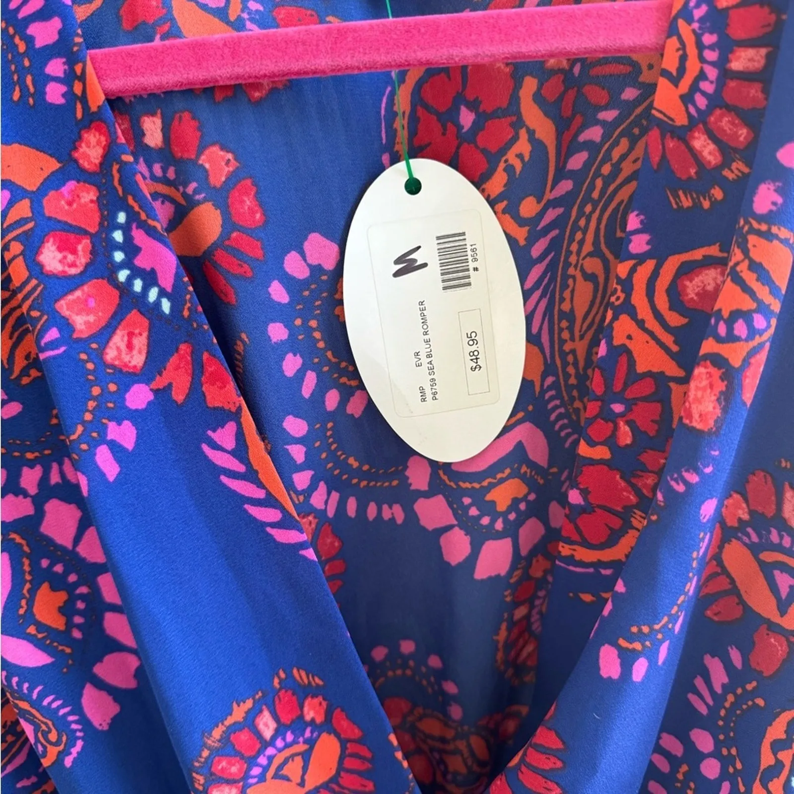 Everly Romper NWT Blue and‎ Red Paisley Size Medium - Image 4