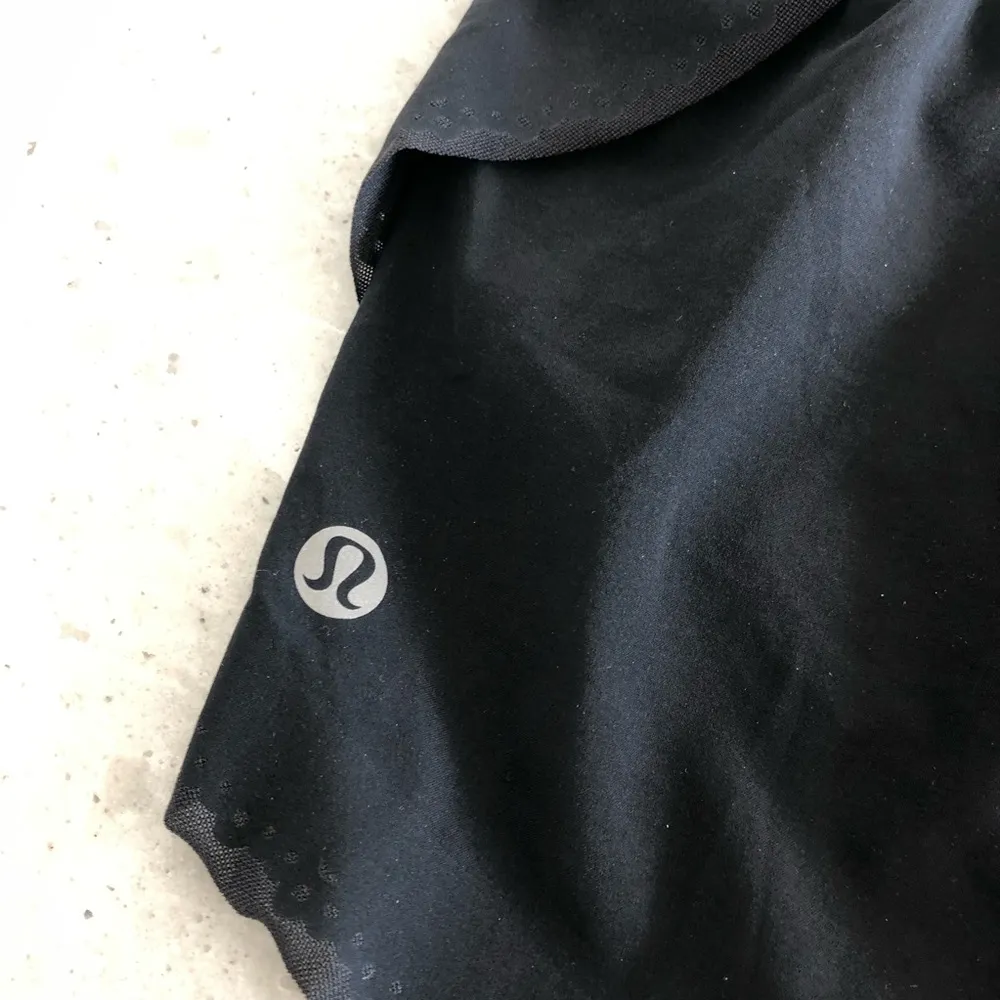 Lululemon Athletic Shorts Black Small 4 - Image 6