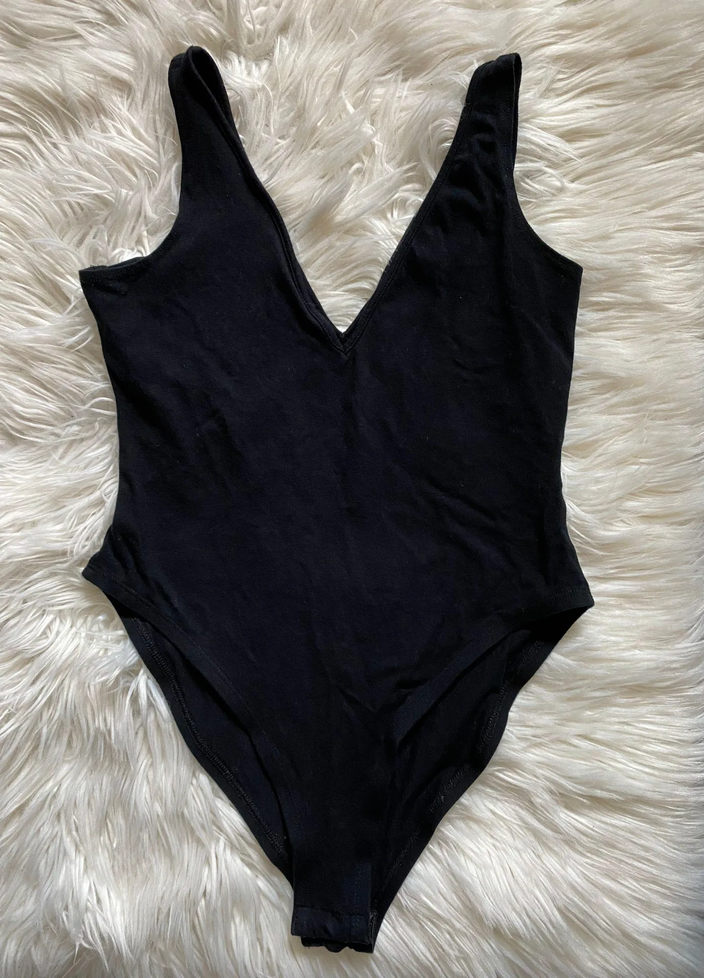 V-neck Bodysuit - Image 3