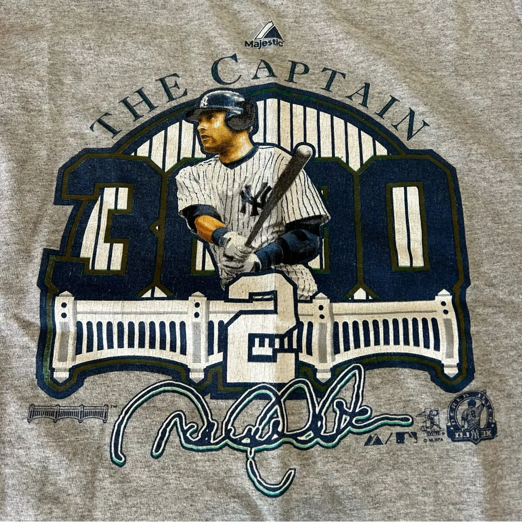 Derek Jeter The Captain 3000th Hit New York Yankees Baseball MLB Tee Shirt Small Gray - Image 2