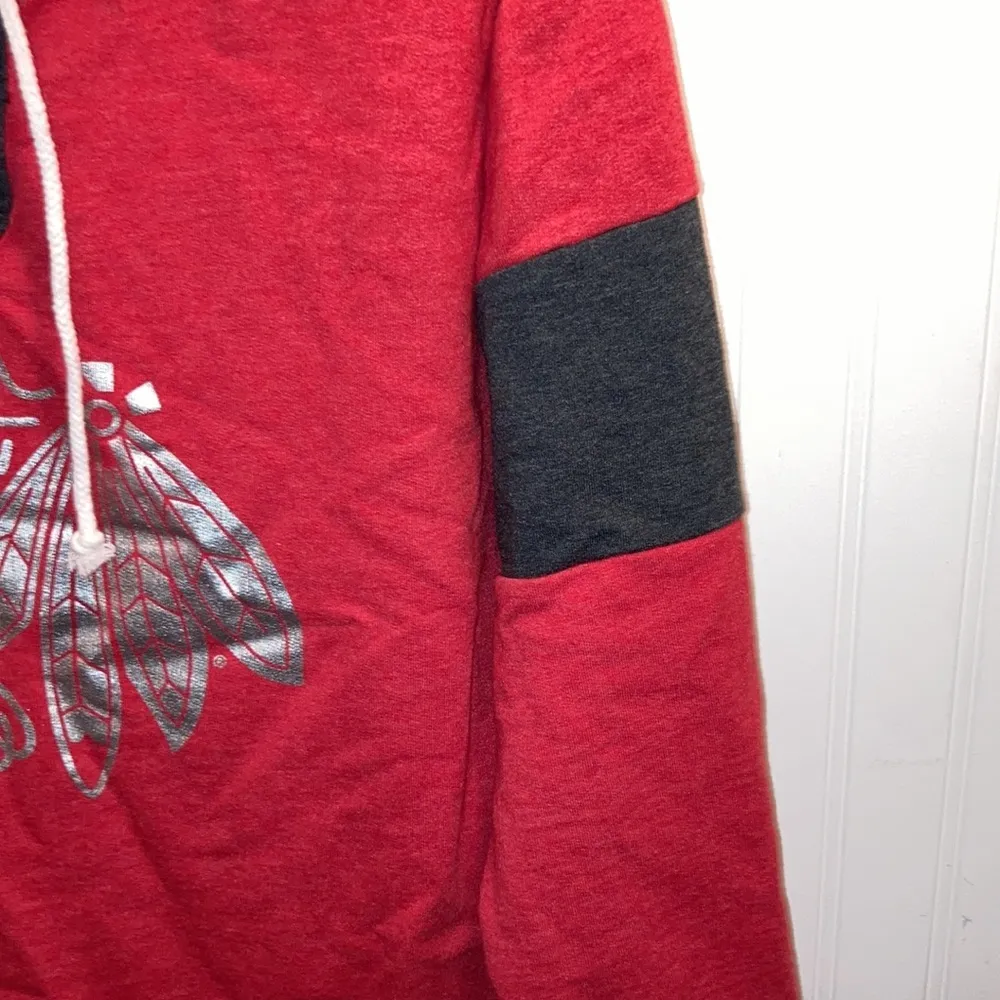 NHL Chicago blackhawks pull over lace up sweatshirt sz M GUC Red Size M - Image 5