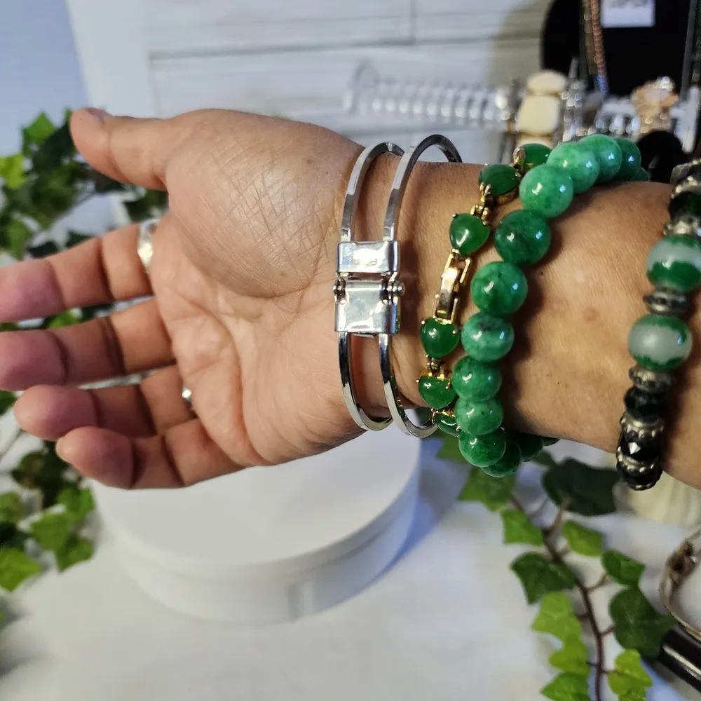 Silver Fleur de Lis Clamper Hinge Bracelet Blue - Image 6