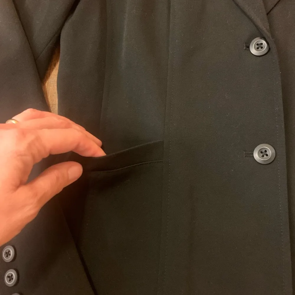 Rafaella blazer size 10 Black jacket 2 button Pockets thin shoulder pads - Image 3