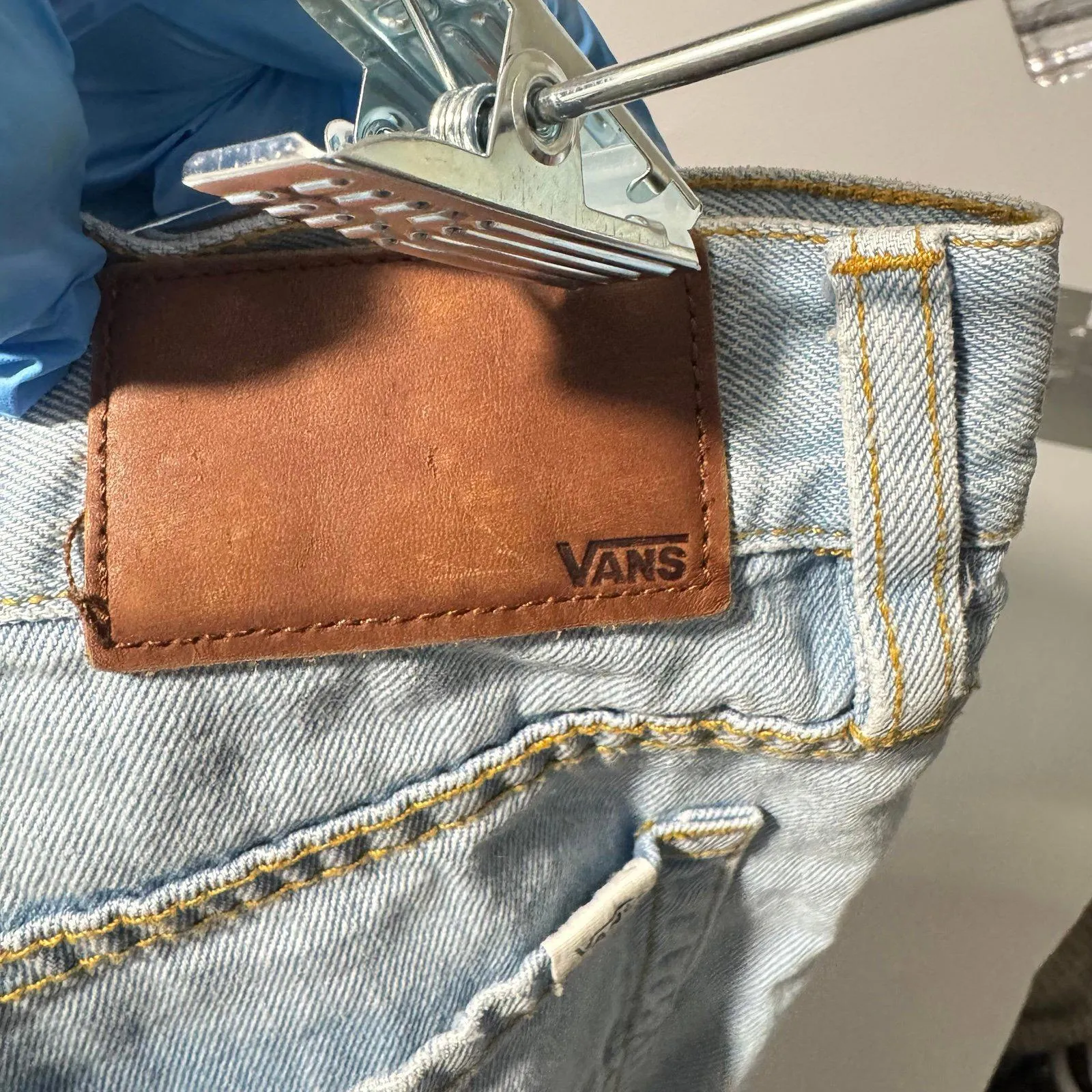 Vans Women's 9/29 Blue Tapered Slim Jeans - Image 3