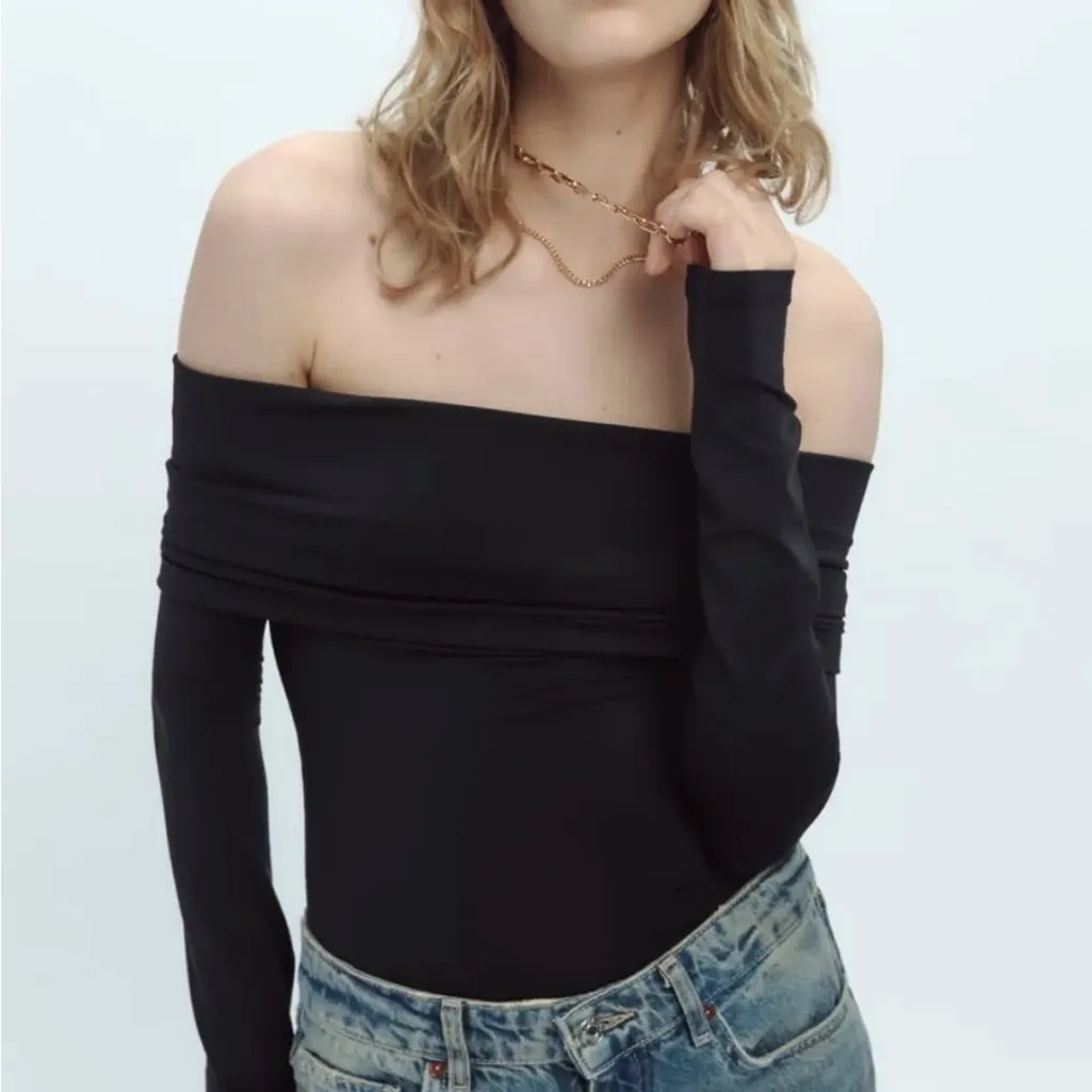 Zara NWT off shoulder long sleeve stretchy bodysuit fitted top - Image 2
