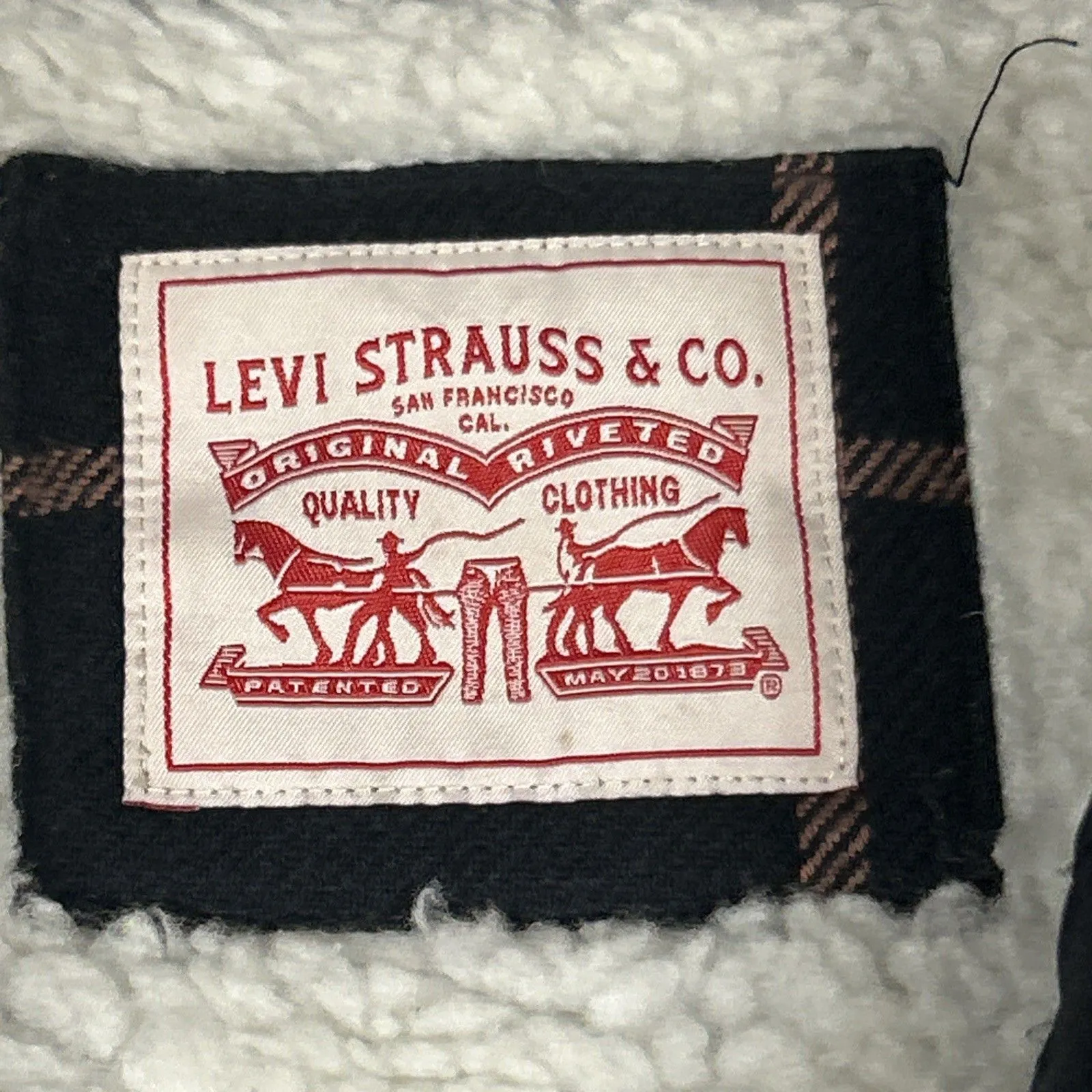 Levi's Jacket Womens Small Black Pink Plaid Cotton Faux Sherpa Lined Shirt Long - Image 2