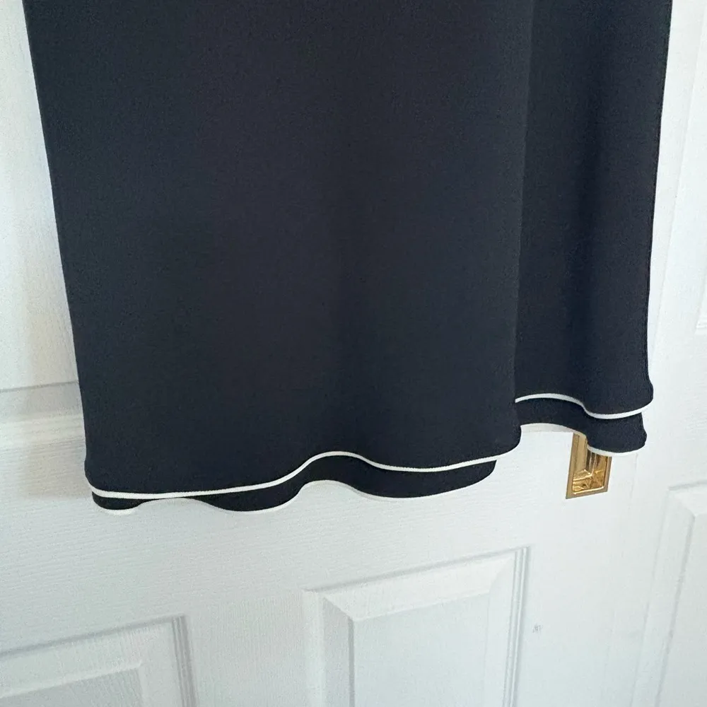 Elegant Black Dress with White Trim Size 10 - Image 3