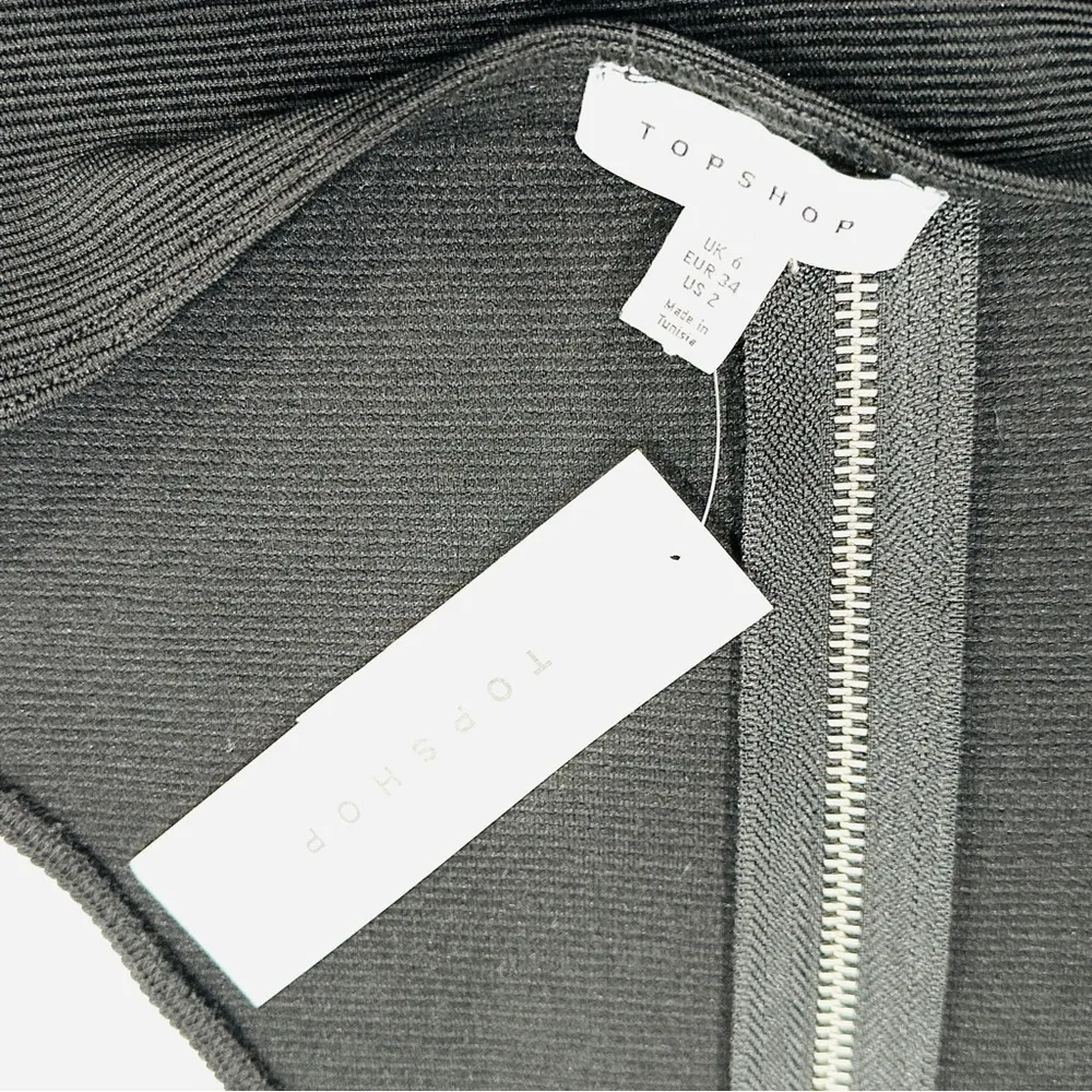 NWT TOPSHOP Solid Ribbed Black Half Zipper Backless Halter Top Bodysuit - Image 5