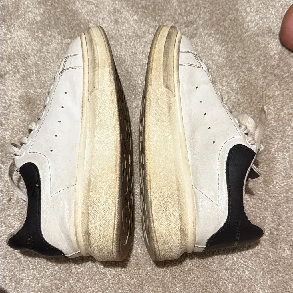 Alexander McQueen oversized sneaker in white / black size EU37 = US 7 - Image 12