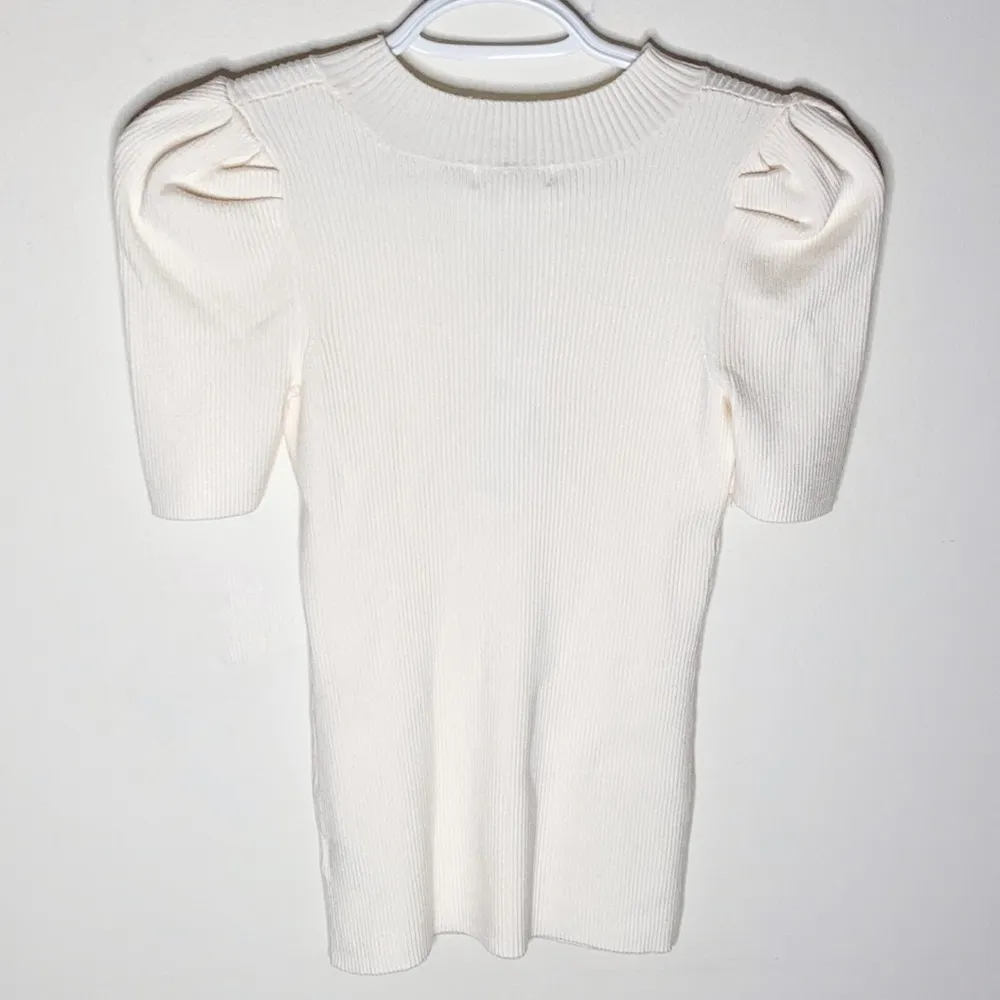 525 America puffed sleeve keyhole cream sweater sz XS - Image 3