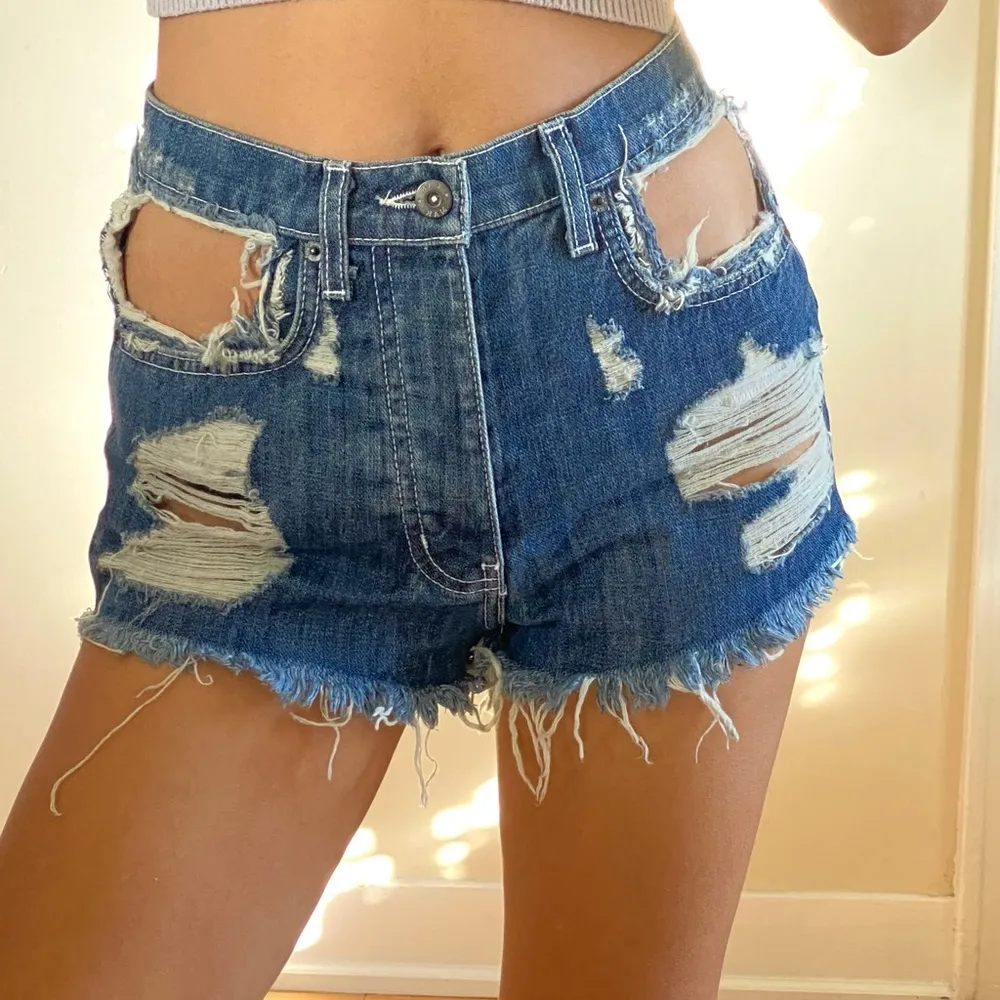 Carmar Cutout Medium Wash Shorts Size 24 - Image 2