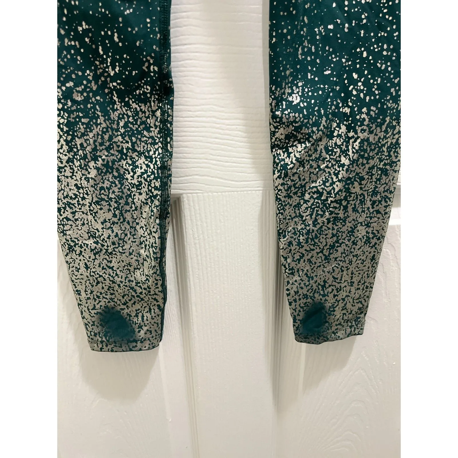Beyond Yoga Alloy Ombre Sparkle High Waisted Leggings Size Medium Green - Image 6