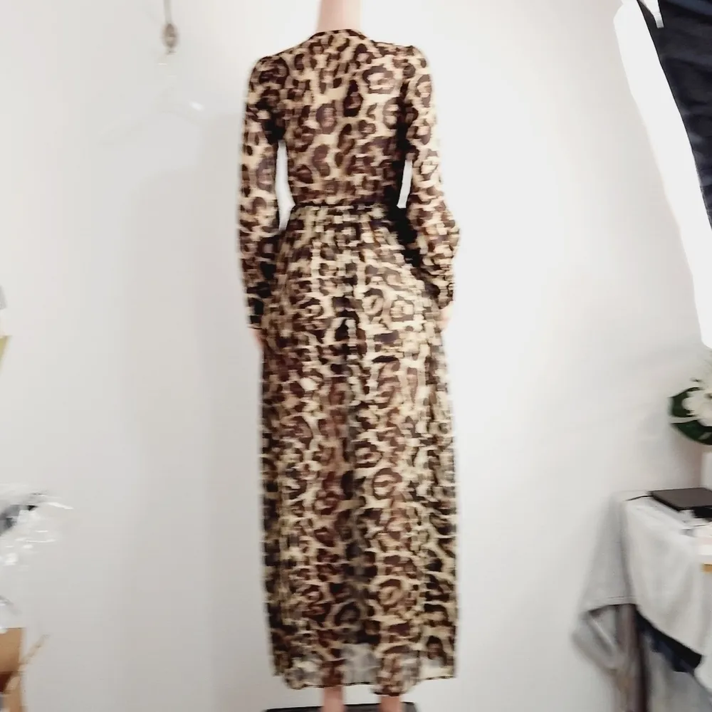 𝅺leopard Long Sleeve Tan/Brown Short Lined Dress Underneath Size: S Brown - Image 12