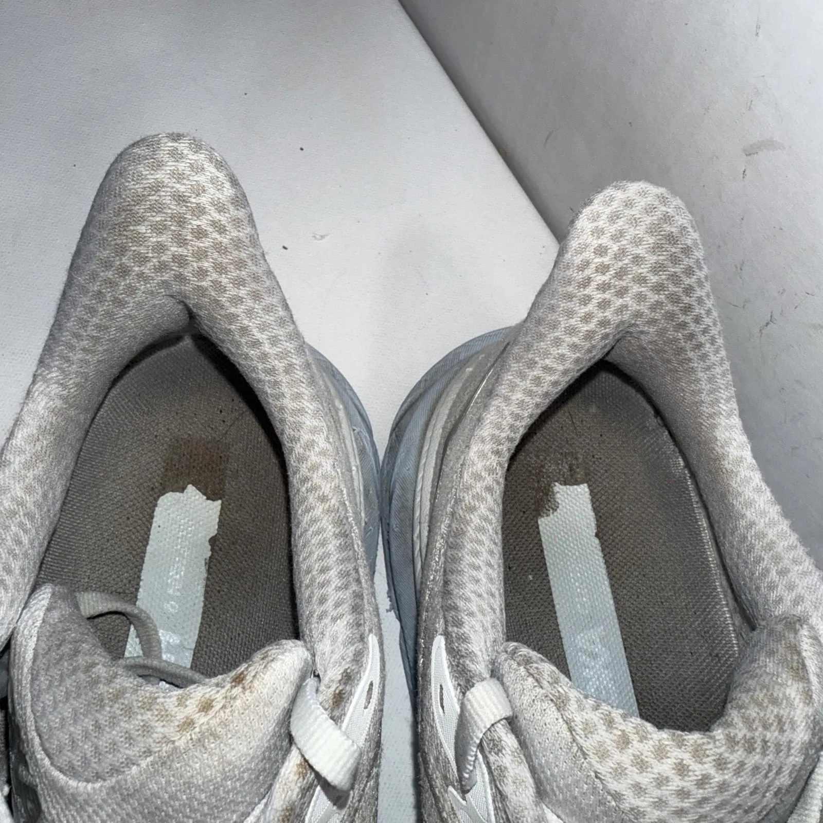 Hoka Clifton 9 Women’s Athletic Gym Training Running Athleisure Gym Shoes Sze 8B - Image 11