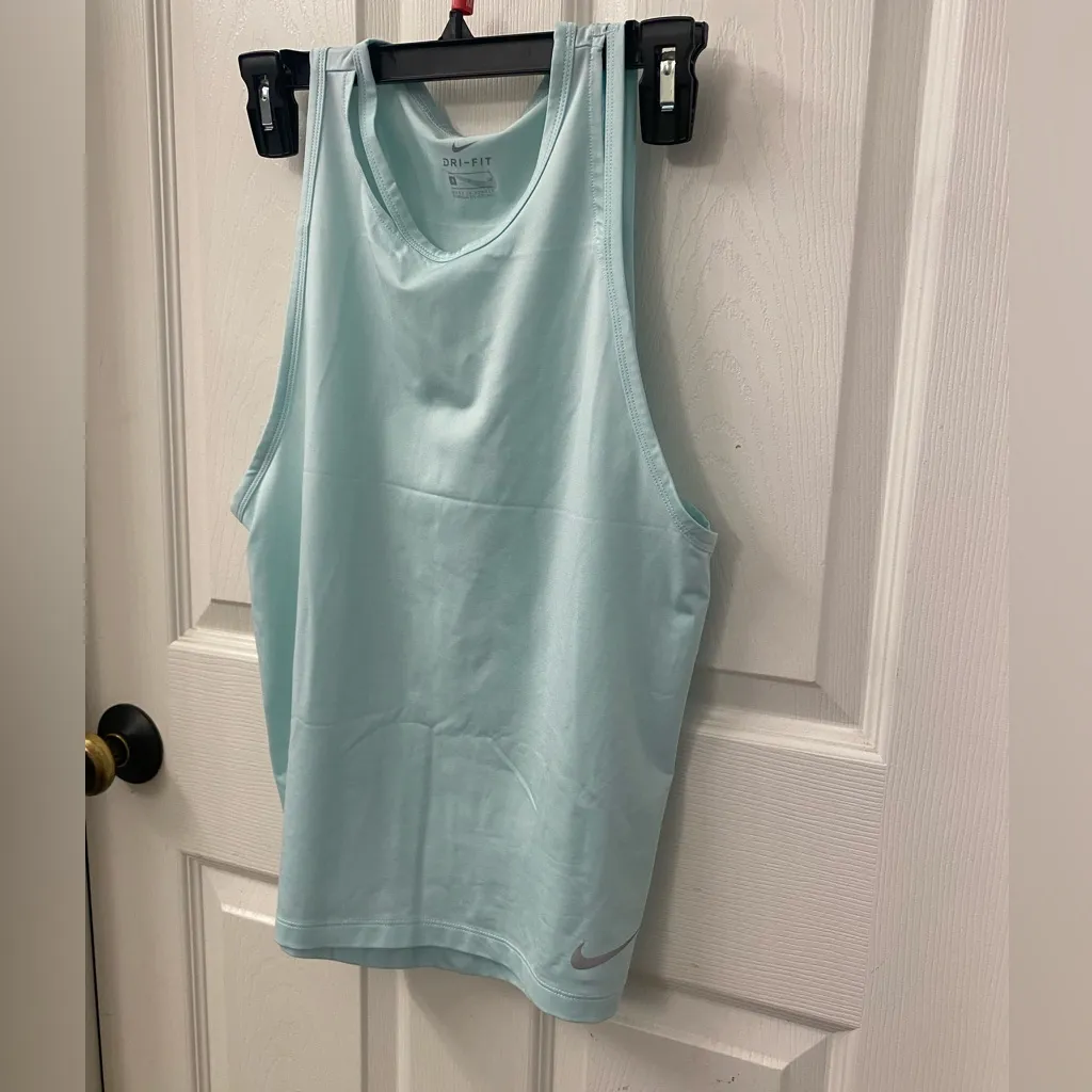 Nike light Green Dri-Fit Athletic Top size small - Image 3