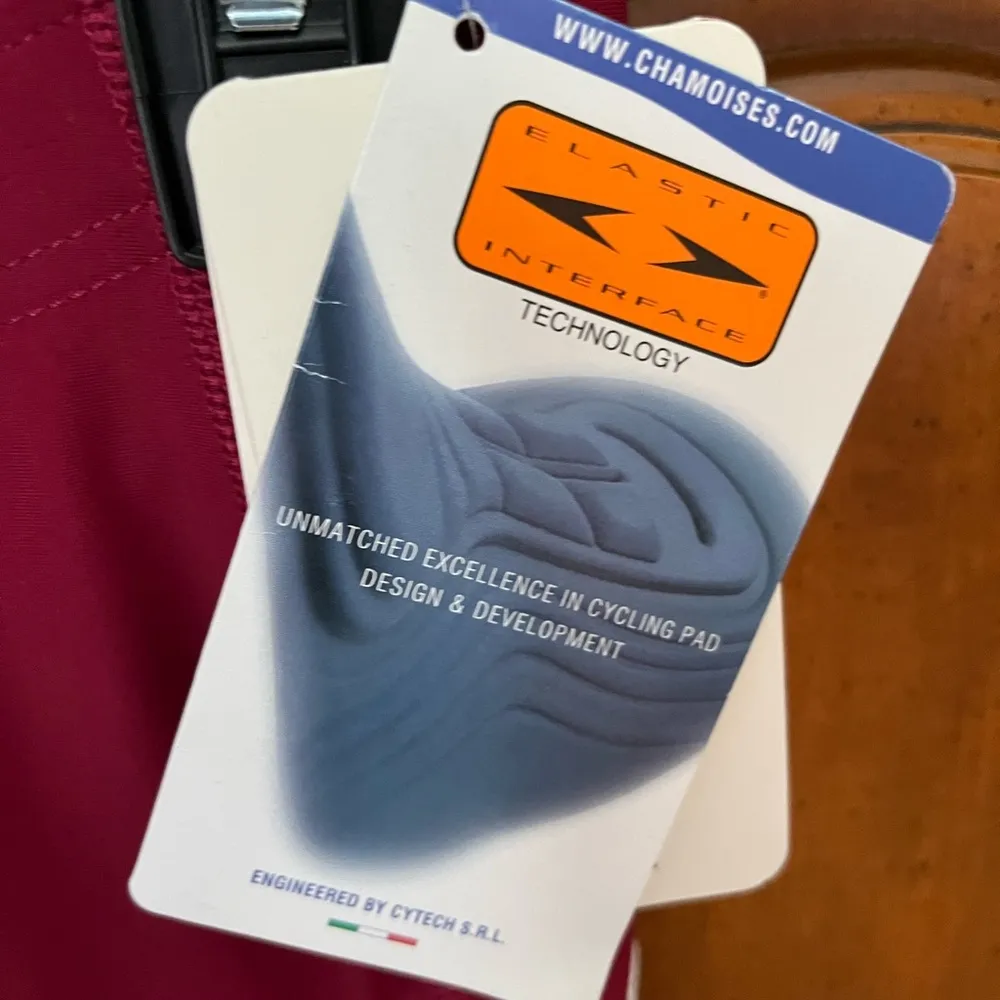 NWT saucony bike shorts - Image 2