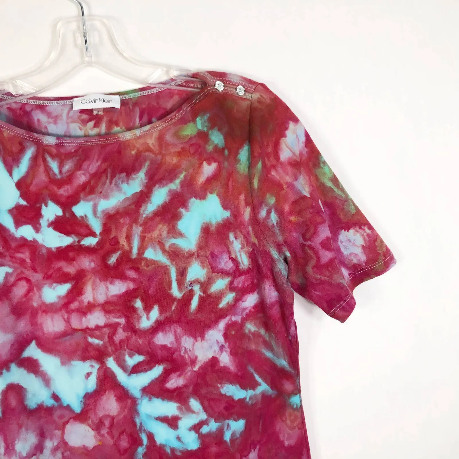 Calvin‎ Klein Small Top Blouse Pink Lagoon Tie Dye Boat Neck Pink Blue 1355 - Image 6