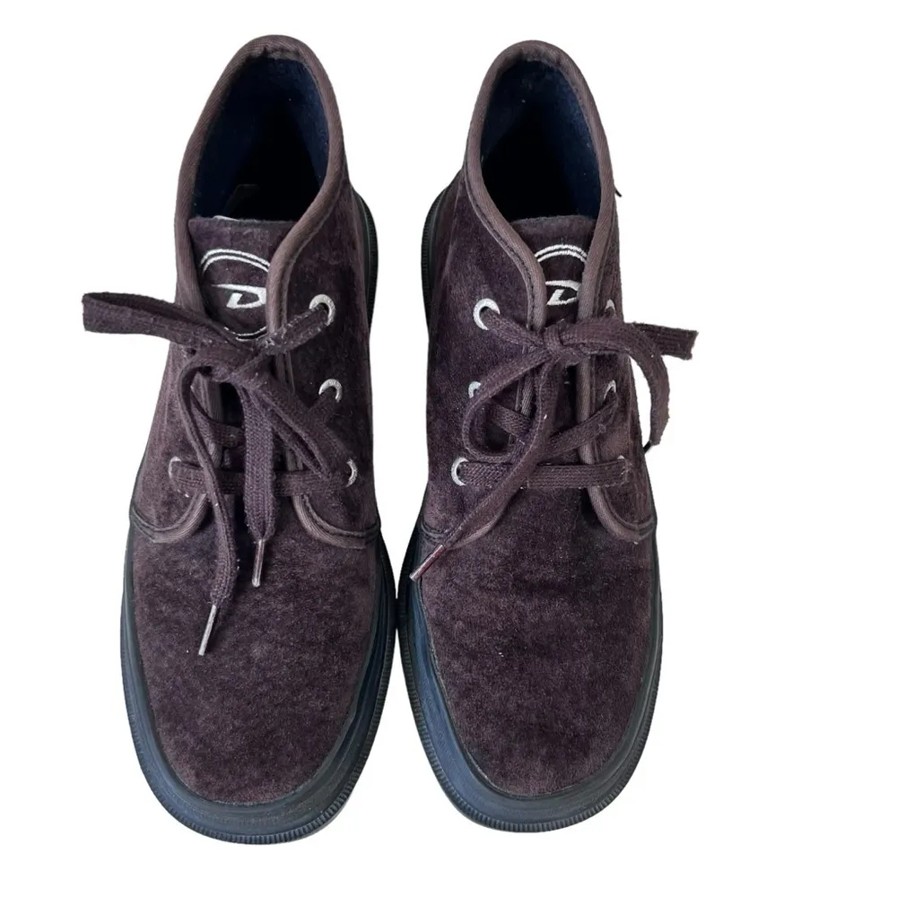 DKNY  Y2K Brown Suede Chukka Boots - Image 3