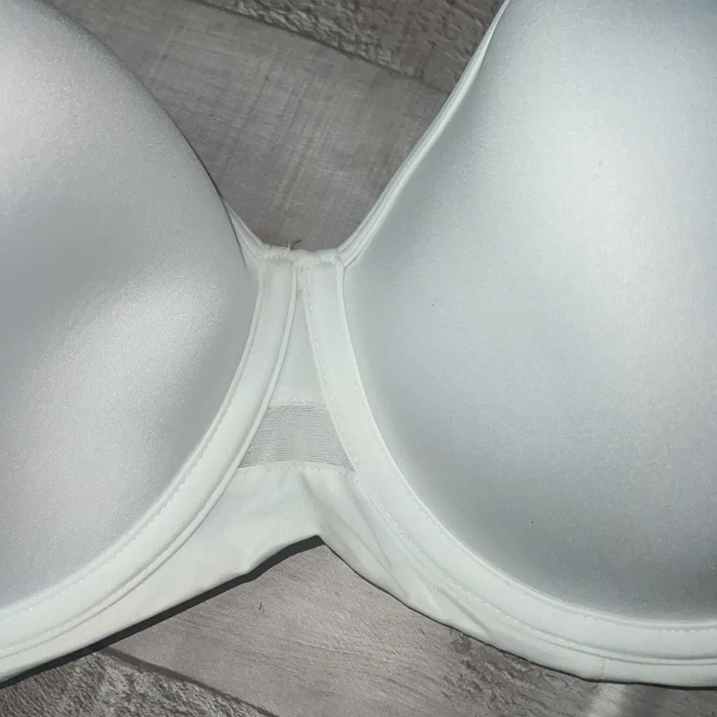 Bali Underwire Bra One Smooth U Ultra Light Convertible Strap 3490 Black 34DDD White Size undefined - Image 3