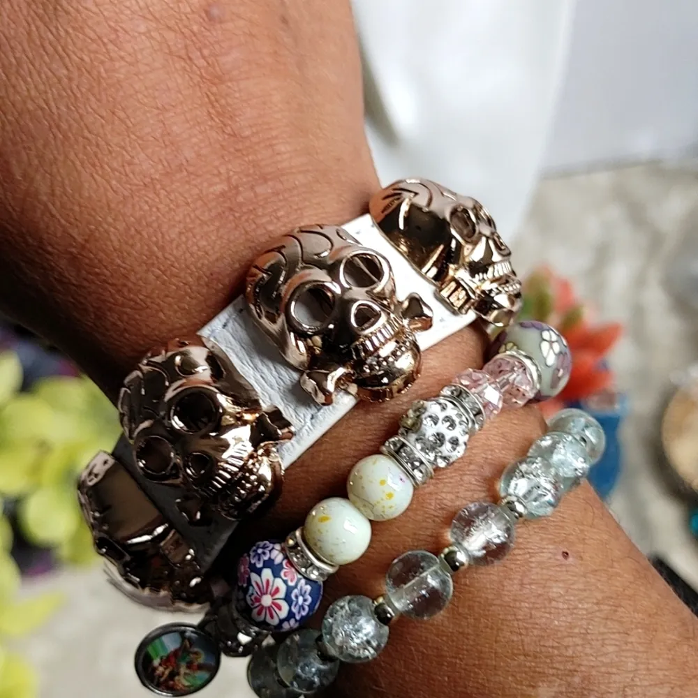 White Leather Stop Bracelet w/ Gold Skulls - Image 4