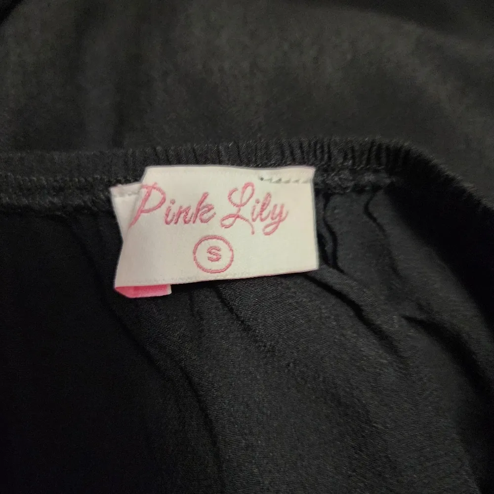 Pink Lily Live Out Your Destiny Black Smocked Tank Size Small - Image 6