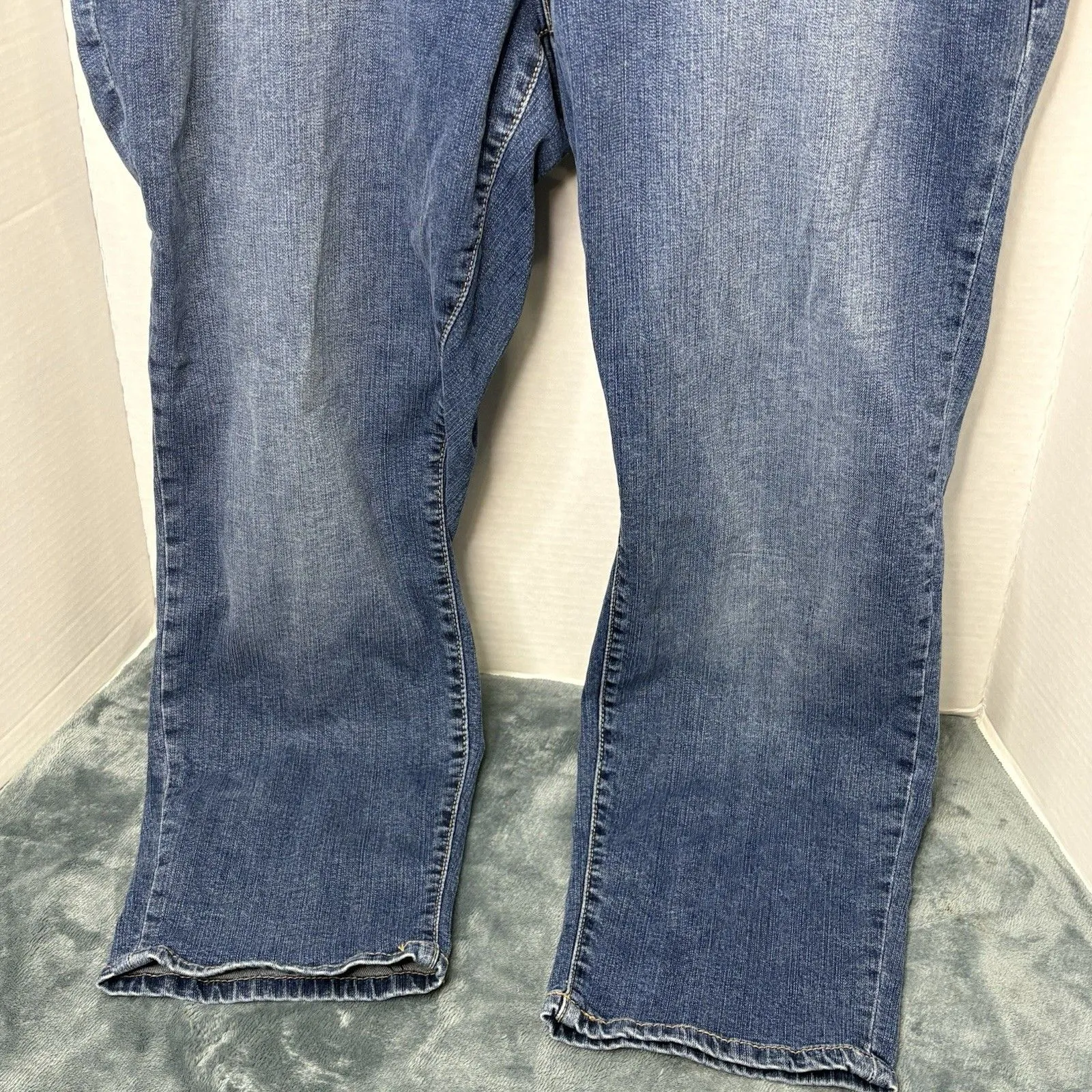 Torrid Premium Denim Boyfriend Stretch Jeans Size 18 Butterfly Patch - Image 3