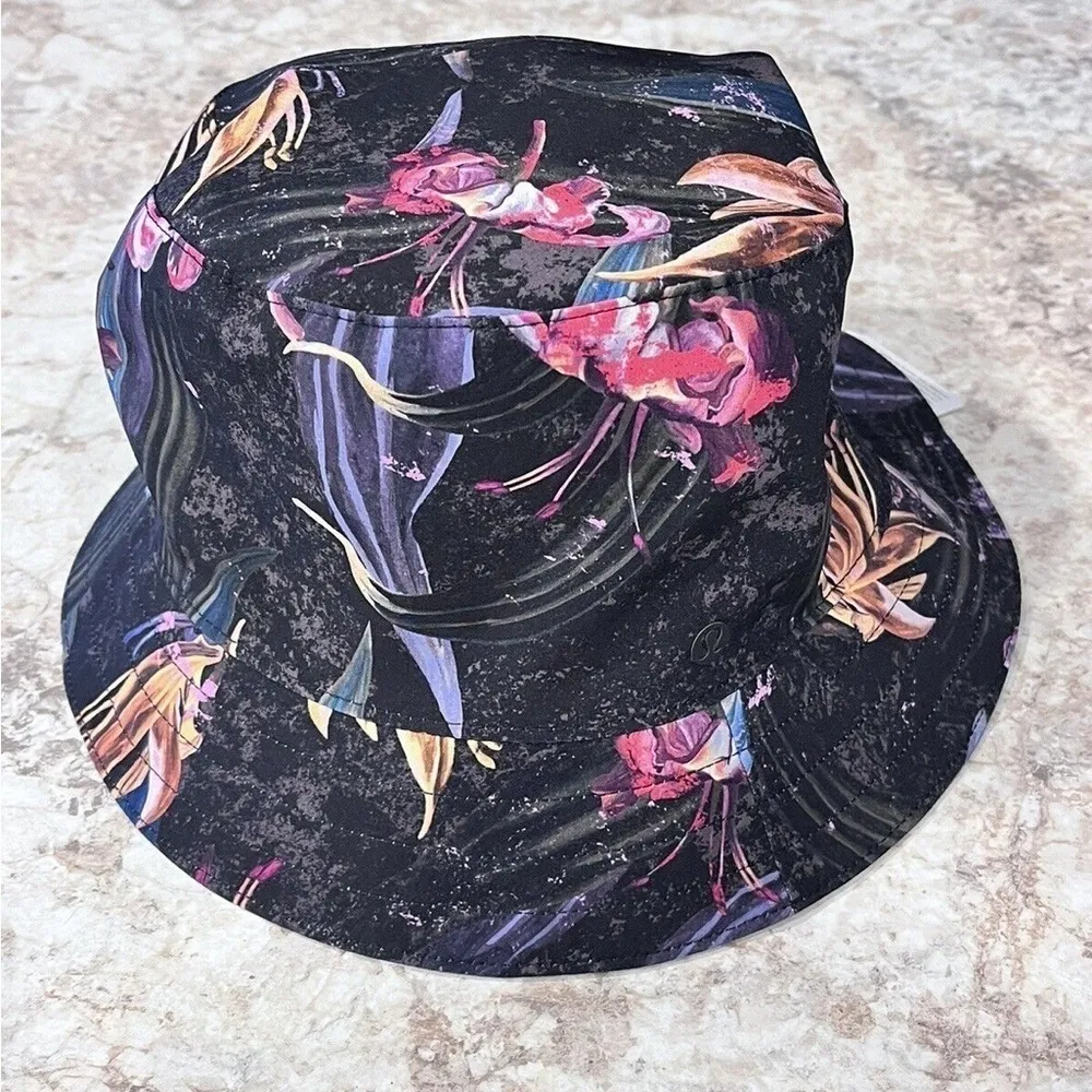 Lululemon Both Ways Tropical Floral & Blue Bucket Hat Size L/XL NWT - Image 3