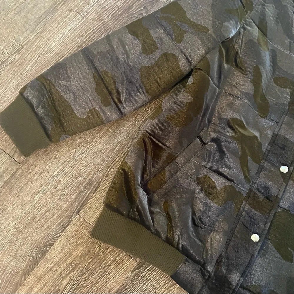 Members Only Coat Women Large Green Camouflaged Full Zip Snap Bomber Jacket - Image 3