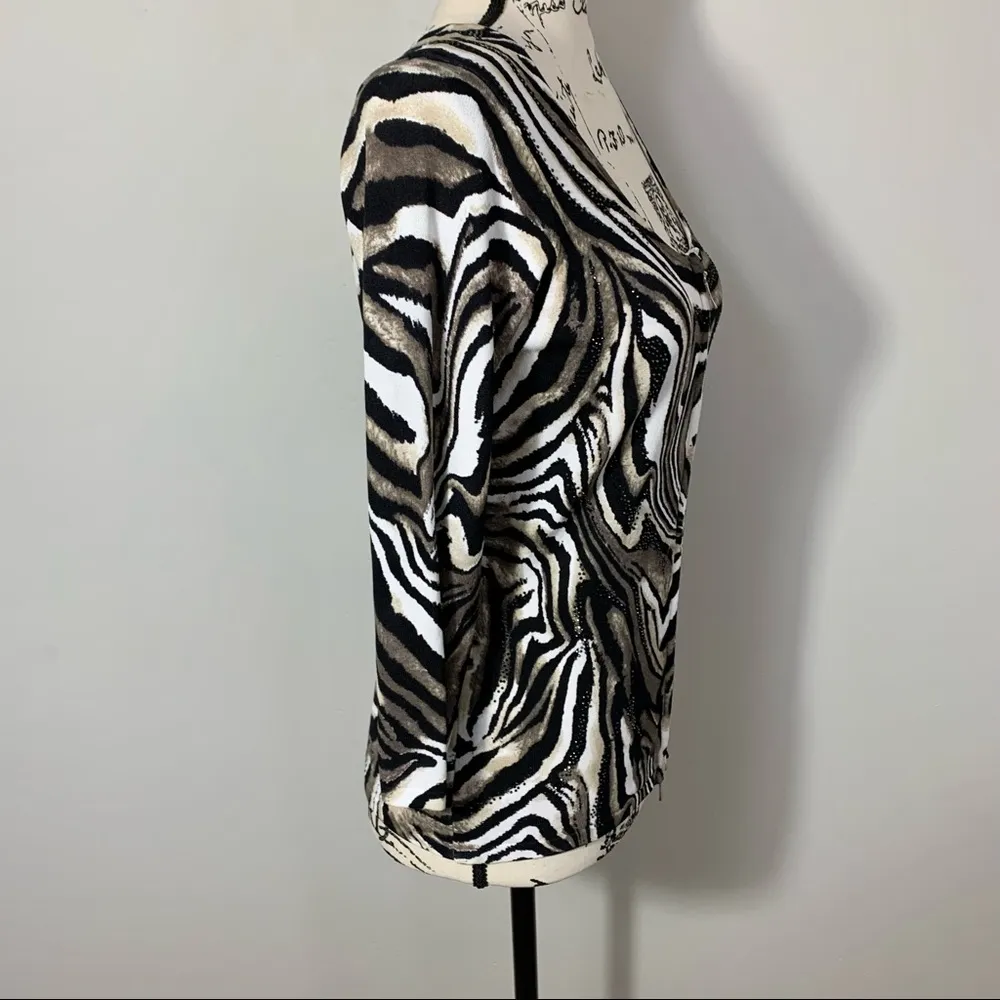 EUC  Animal Print Zip Up Cardigan Size M - Image 9