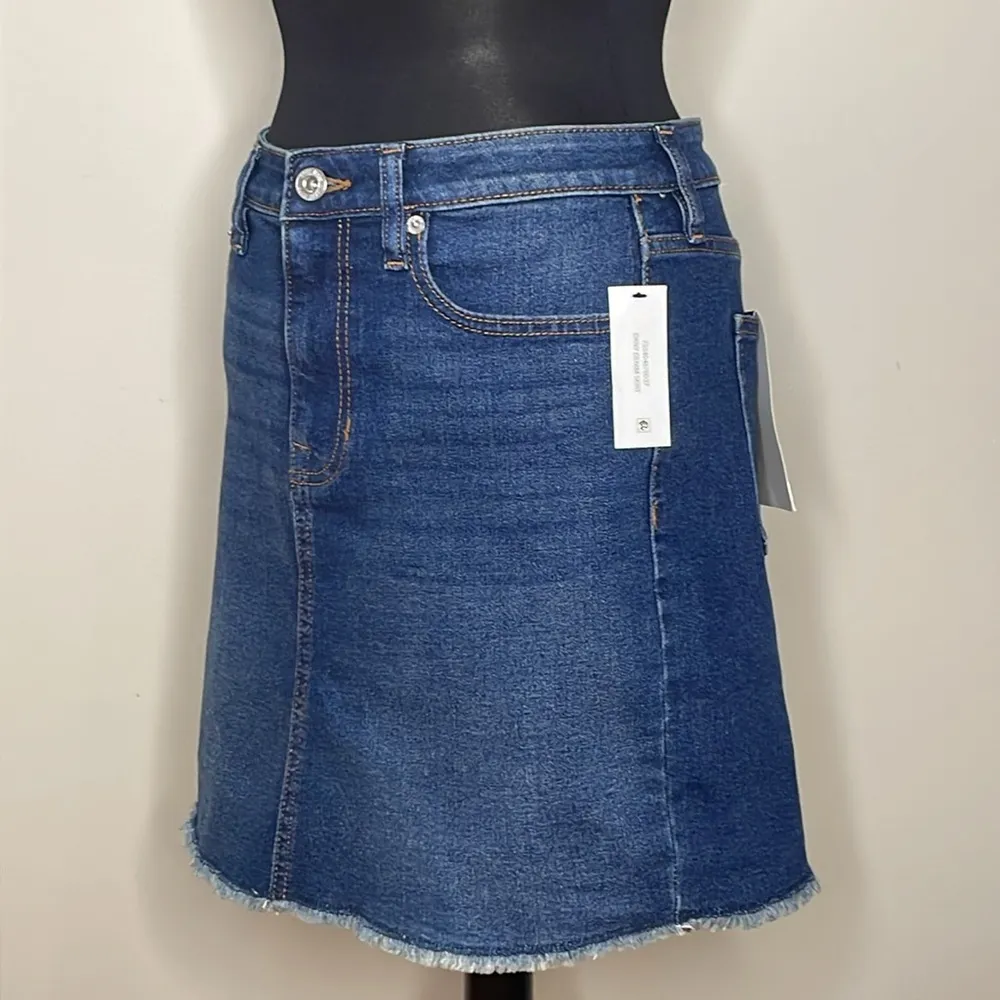 DKNY Jeans NWT Women’s Denim Blue Mini Skirt Size 6 - Image 6