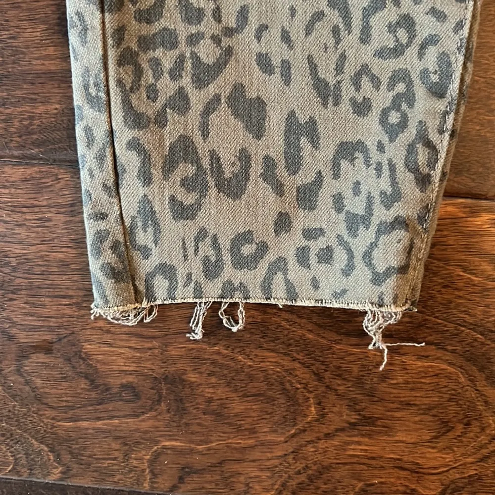 Cheetah/leopard print jeggings olive and black - Image 2