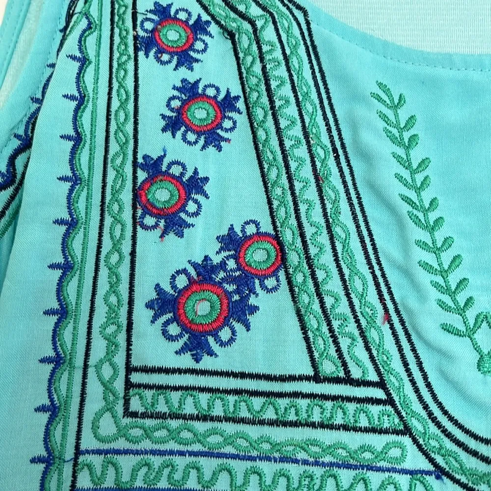 Super Cute Embroidered Dress with Ruffle Bottom Excellent Condition Green - Image 8