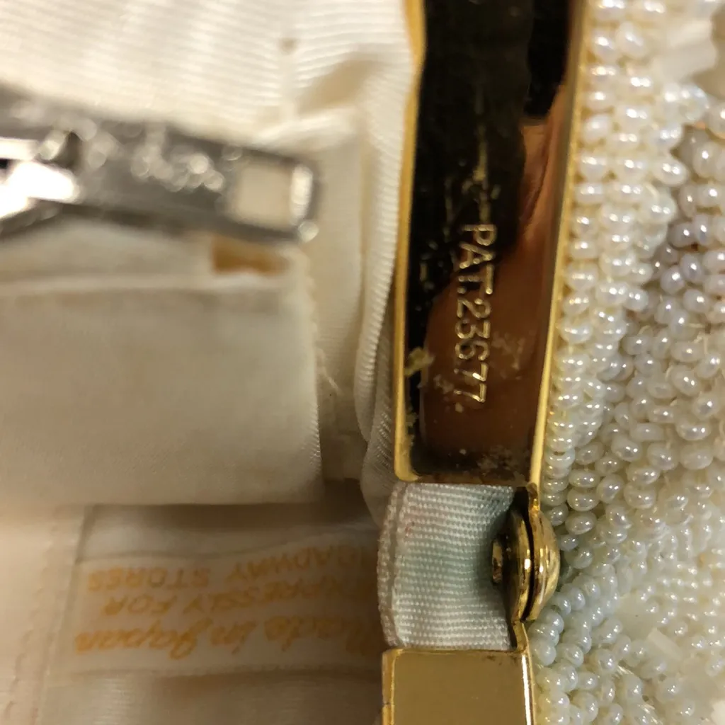 Vintage exclusively for Broadway stores white‎ beaded bag gold accents 10” x 8” White - Image 9
