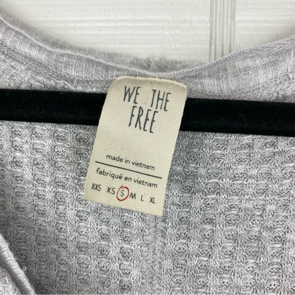 We The Free People Catalina Gray Long Sleeve Thermal T-shirt Scoop Neck Raw Hem - Image 6