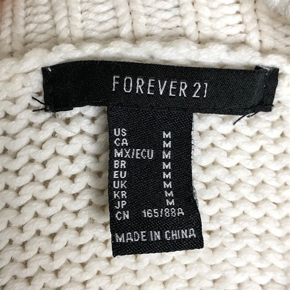 Forever 21 White Chunky Knit Cropped Sweater Size Medium - Image 3