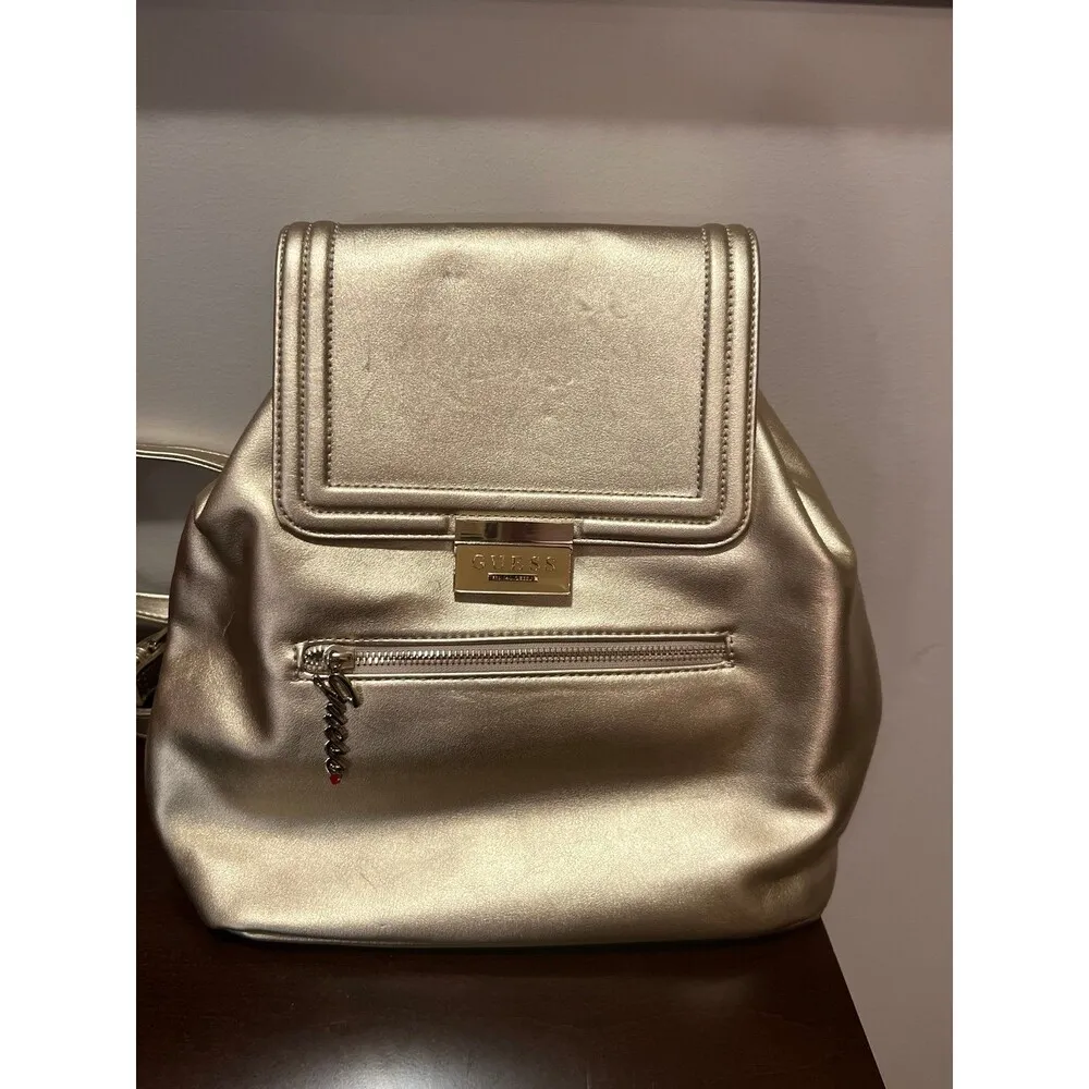 Guess Los Angeles Backpack Purse Gold  Adjustable Straps Chain Handle Snap Close - Image 2