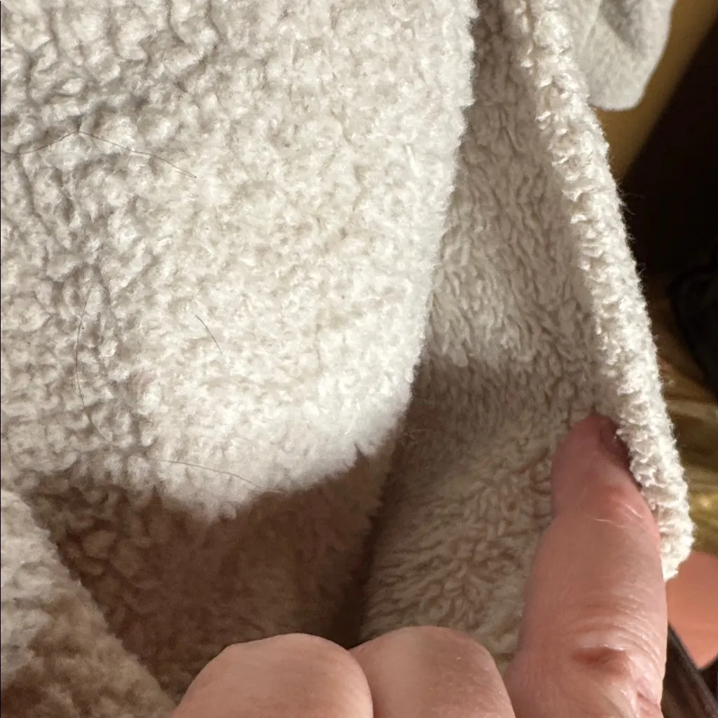 CAbi Super Soft Alpine Hooded Coat Size Medium - Image 11