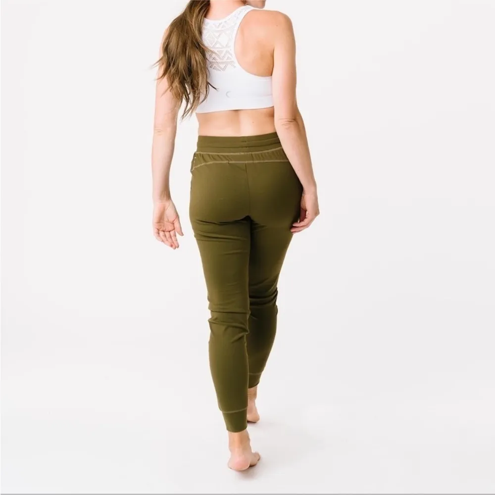 Zyia Active Olive Green Unwind Athleisure  Joggers, EUC, Size Medium, MSRP $89 - Image 3