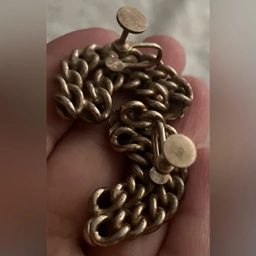 Three Pairs of Earrings Gold - Image 14