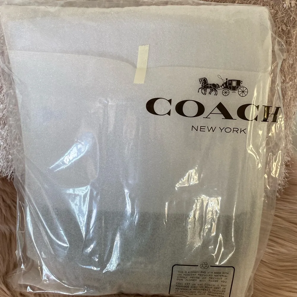 MWT Coach Black Leather Shoulder Bag with Minimalist Design - Image 7