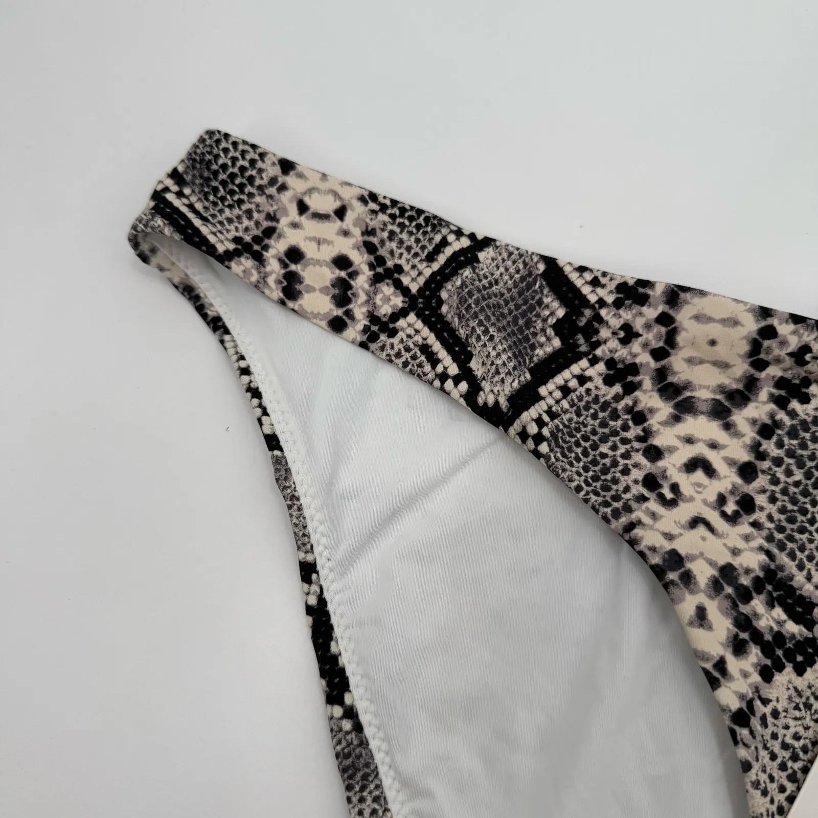 AQUA Bikini Bottoms Size Large Black Cream Swim Snake Print 100% Exclusive NWT - Image 9