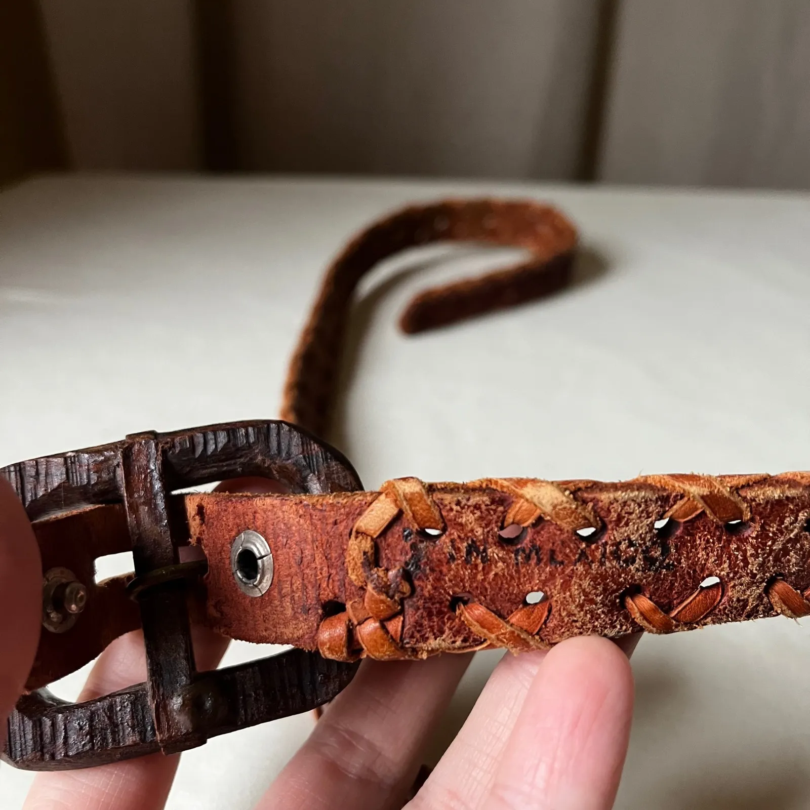 Vintage Tooled Leather Braided Belt 1" Wide Wood Buckle Size S/M Handmade - Image 4