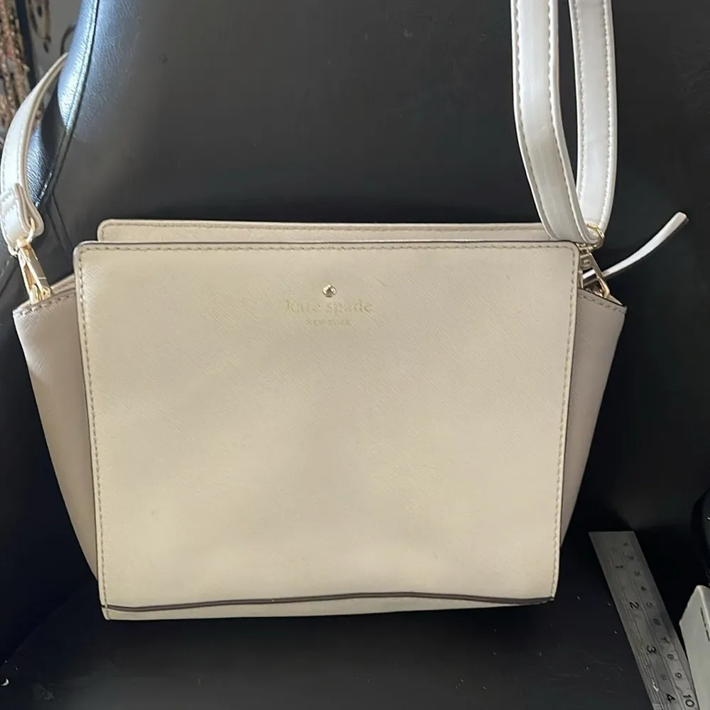 EUC Kate Spade NY Grand Street Hayden Color block Taupe Cream Crossbody - Image 2