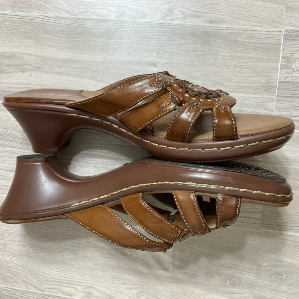 Nicole Brown Faux Leather with Cutout Detail Slip On Sandals Size 7 - Image 6